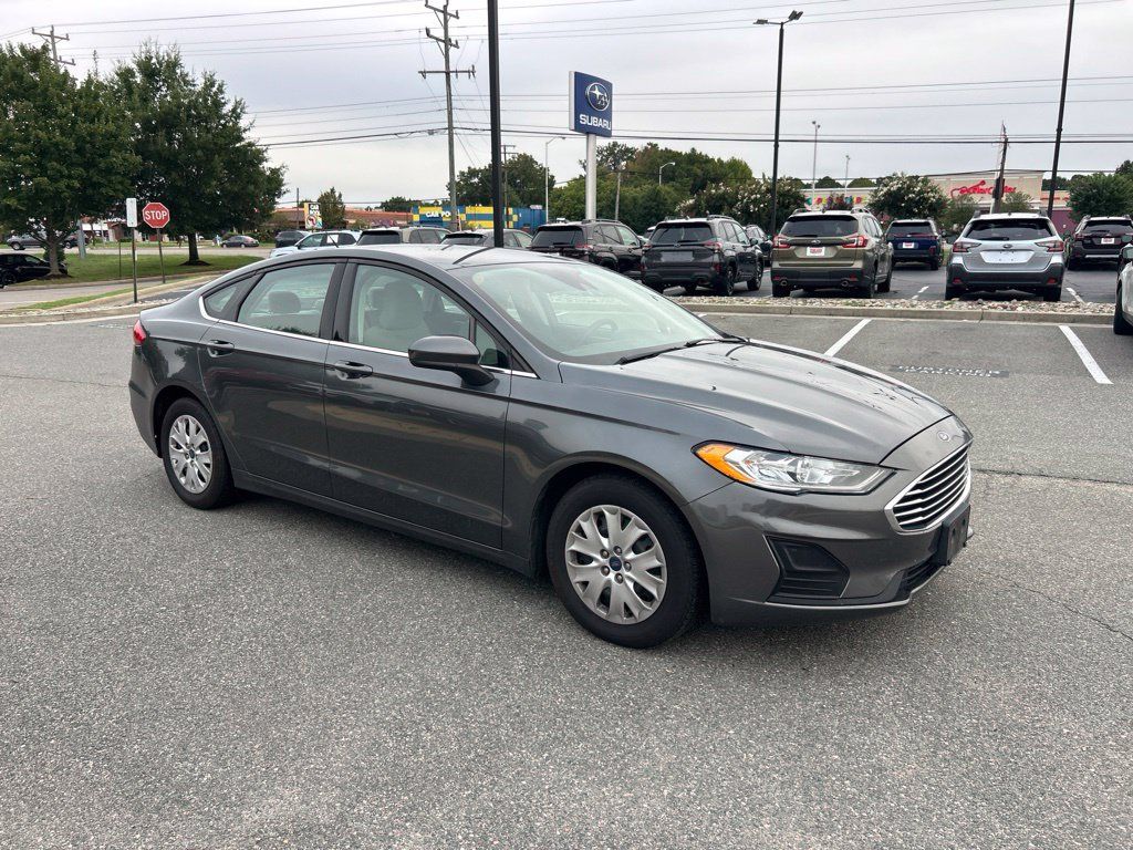 Used 2019 Ford Fusion S FWD image 1