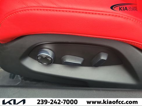 Used 2022 Chevrolet Corvette Stingray Preferred Cpe w/ Z51 Performance Package RWD image 13