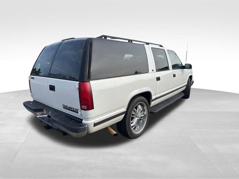 Used 1999 Chevrolet Suburban 2WD w/ Preferred Equipment Group 3 image 4