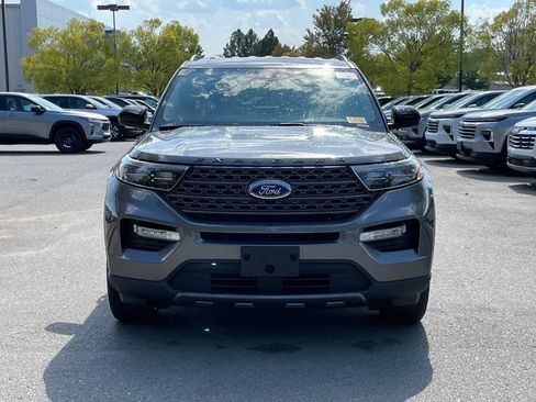 Used 2022 Ford Explorer XLT w/ Equipment Group 202A AWD/4WD image 2