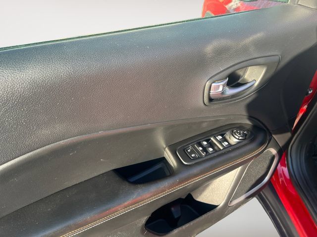 Used 2018 Jeep Compass Latitude w/ Popular Equipment Group AWD/4WD image 10