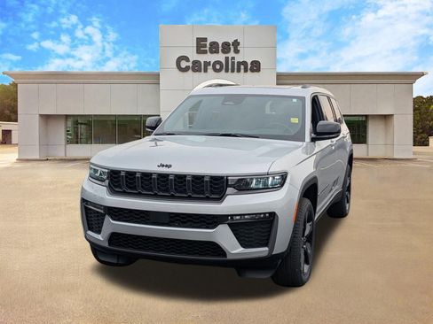 New 2026 Jeep Grand Cherokee L Limited w/ Limited Altitude Package AWD/4WD image 7