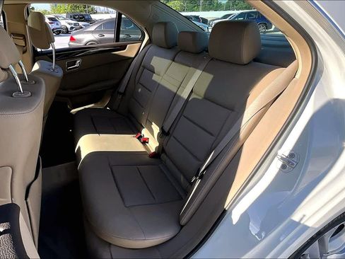 Used 2011 Mercedes-Benz E 350 Sedan image 19