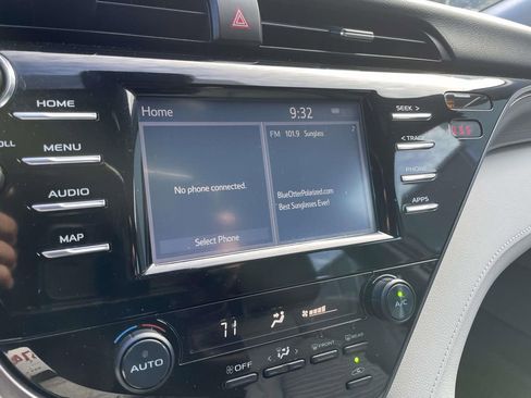 Used 2019 Toyota Camry SE image 38