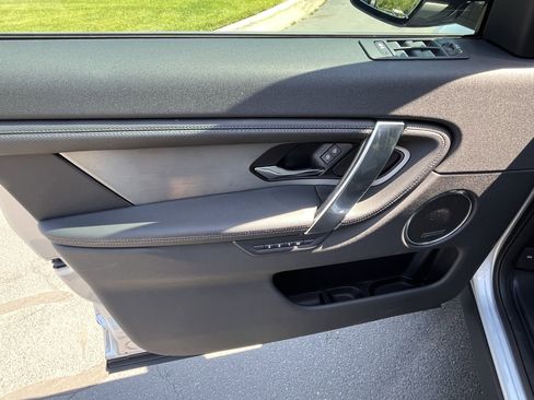 Used 2025 Land Rover Discovery Sport Dynamic SE image 14