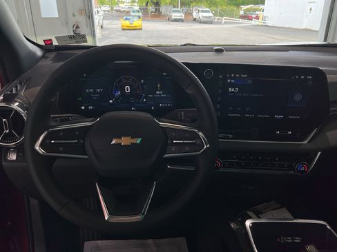 New 2026 Chevrolet Equinox LT w/ Convenience Package II FWD image 17