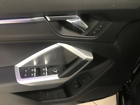 Used 2023 Audi Q3 2.0T Premium Plus w/ Premium Plus Package image 9