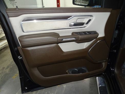 Used 2025 RAM 1500 Laramie image 16