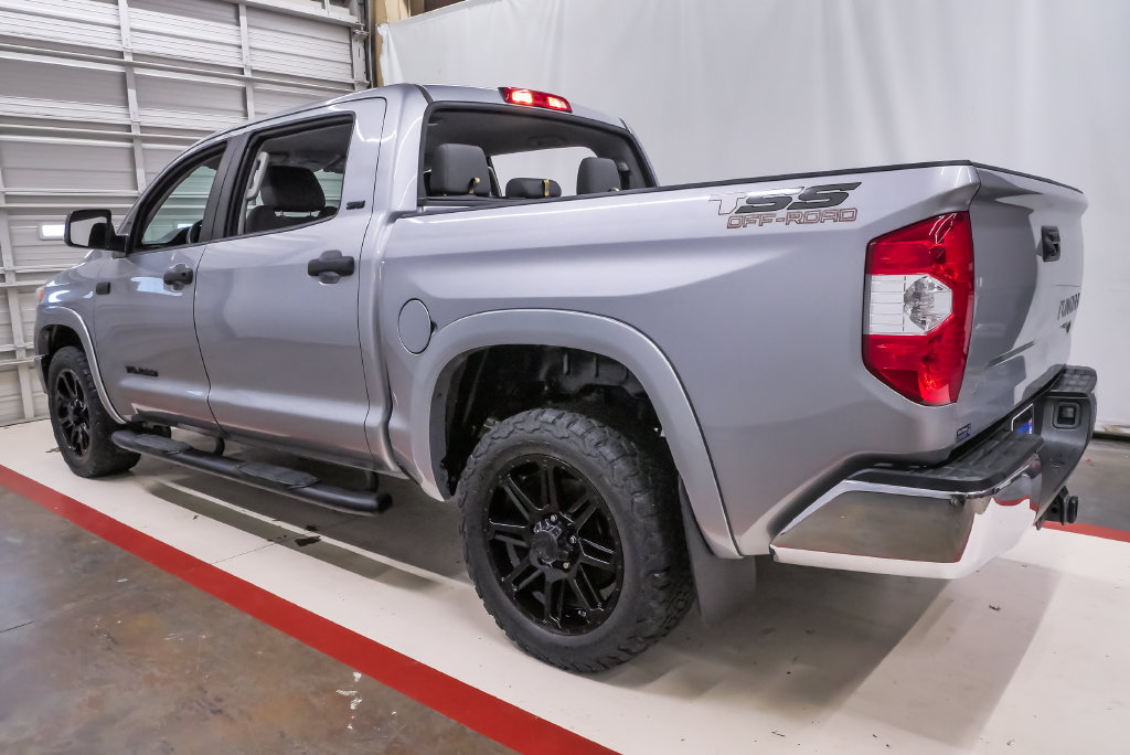 Used 2017 Toyota Tundra SR5 w/ SR5 Upgrade Package RWD image 8