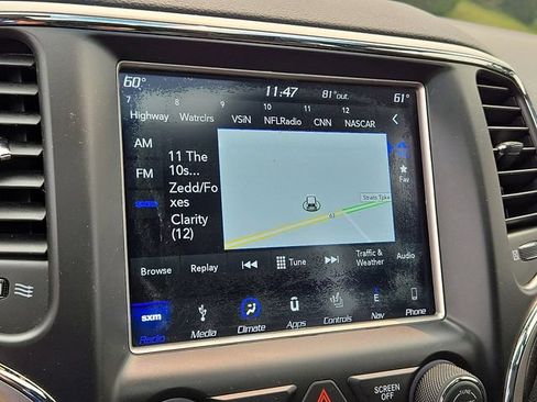 Used 2018 Jeep Grand Cherokee Altitude AWD/4WD image 14