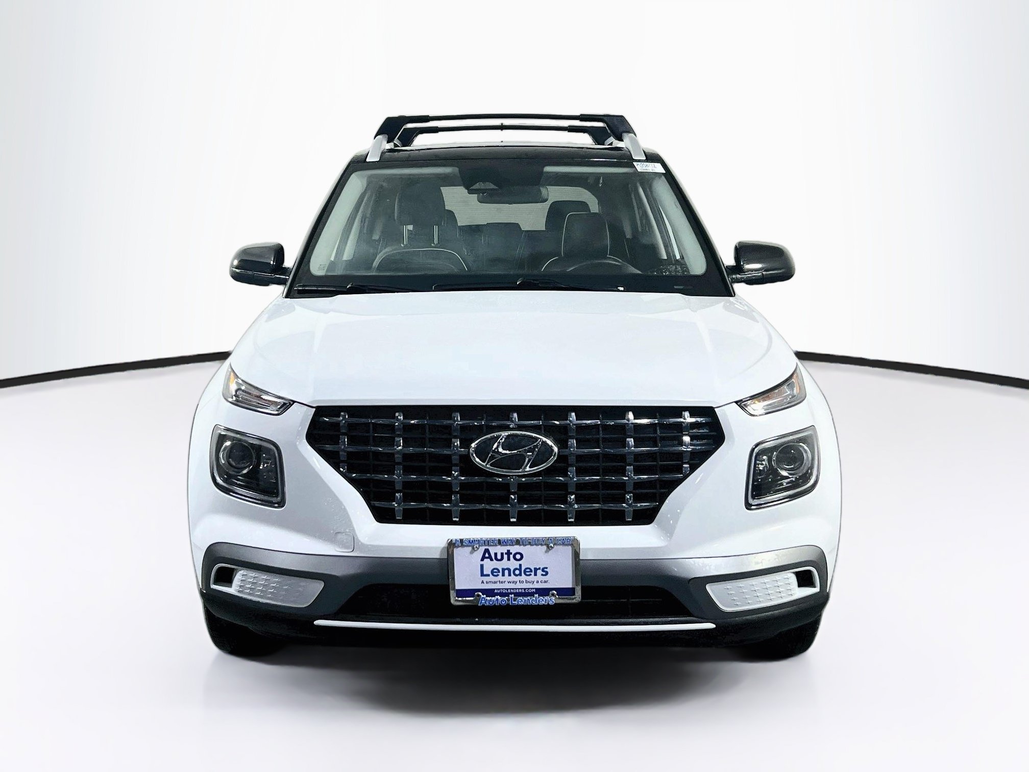 Used 2023 Hyundai Venue Limited FWD image 2