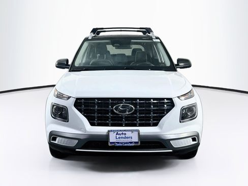 Used 2023 Hyundai Venue Limited FWD image 2