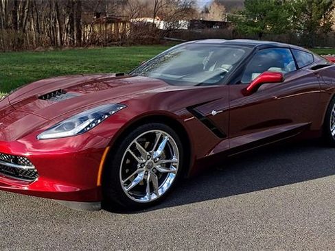 Used 2019 Chevrolet Corvette Stingray Coupe w/ 2LT Preferred Equipment Group image 4