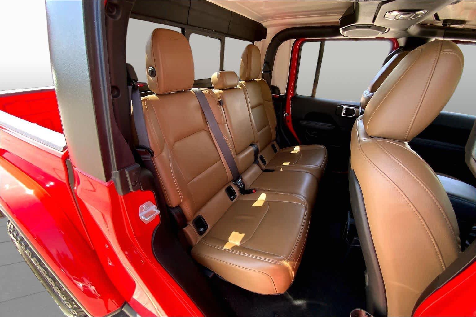 Used 2023 Jeep Gladiator Rubicon w/ Cold Weather Group AWD/4WD image 21