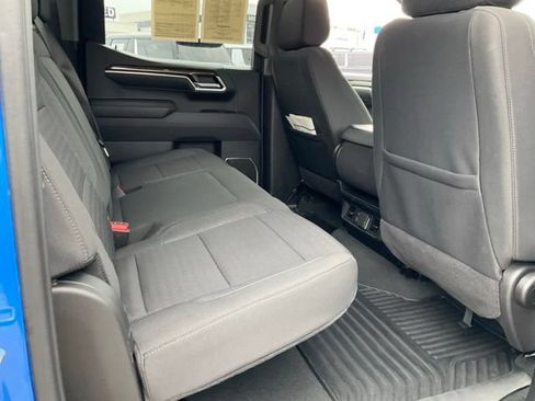 Used 2025 Chevrolet Silverado 1500 LT AWD/4WD image 18