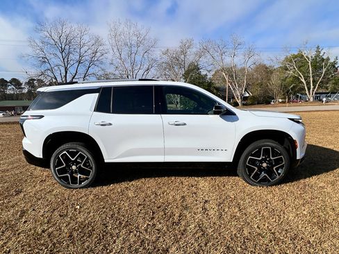 New 2026 Chevrolet Traverse High Country FWD image 2