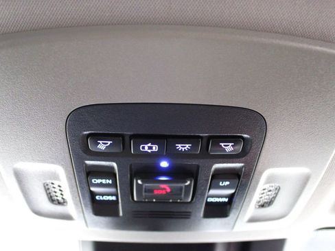 Used 2020 Toyota Camry LE image 19