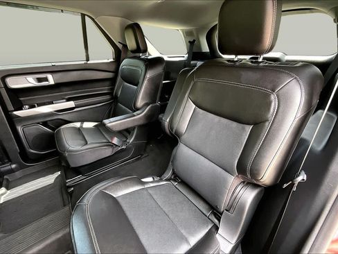 Certified 2022 Ford Explorer Limited w/ Equipment Group 301A AWD/4WD image 21
