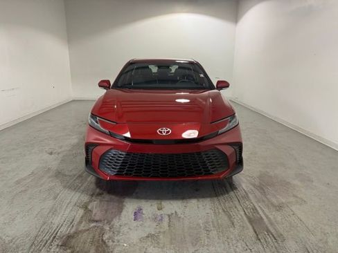 Used 2025 Toyota Camry SE image 2