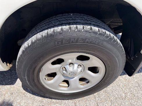 Used 2017 Nissan Titan S AWD/4WD image 10