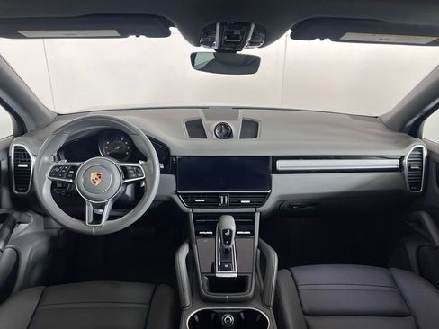 Certified 2023 Porsche Cayenne Platinum Edition AWD/4WD image 21