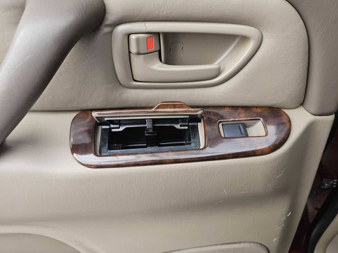 Used 2004 Toyota Tundra Limited image 30