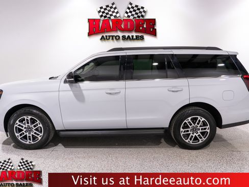 Used 2025 Ford Expedition Active AWD/4WD image 1