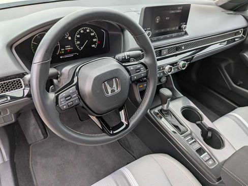 Used 2025 Honda Civic Sport image 2
