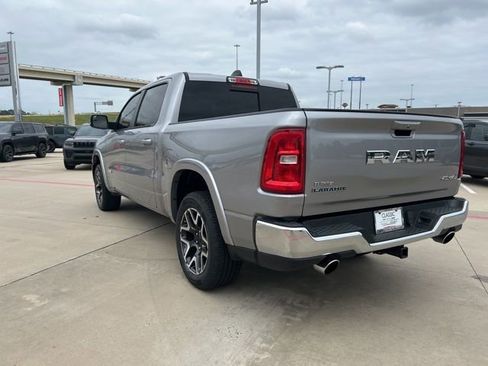 Used 2025 RAM 1500 Laramie AWD/4WD image 8