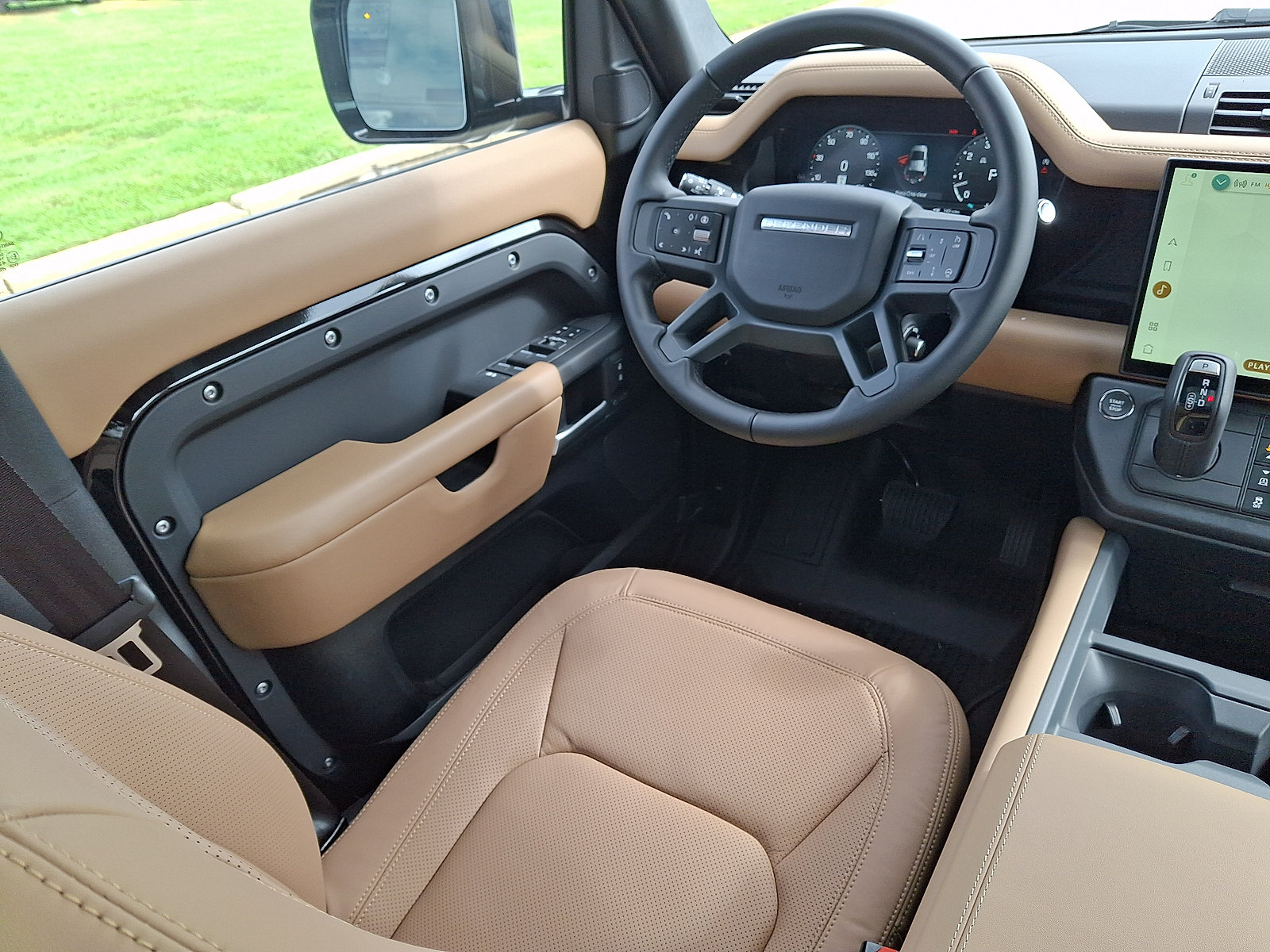 New 2026 Land Rover Defender 110 X-Dynamic SE AWD/4WD image 8
