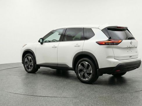 Used 2025 Nissan Rogue SV image 6