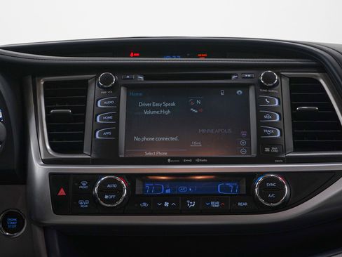 Used 2017 Toyota Highlander XLE w/ Protection Package #3 AWD/4WD image 15