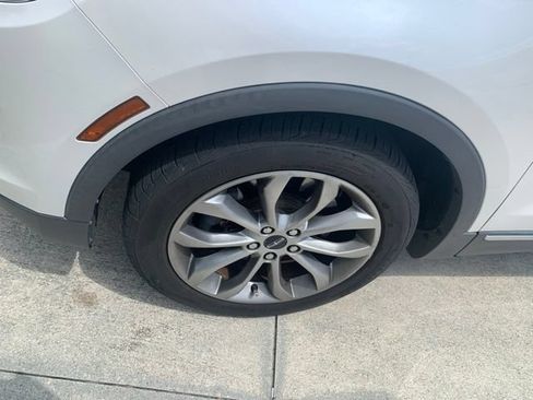 Used 2015 Lincoln MKC FWD w/ Equipment Group 101A Select image 9