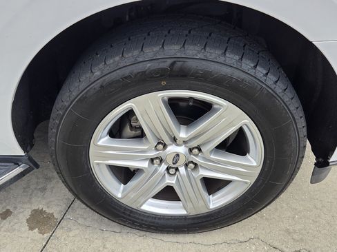 Used 2020 Ford Expedition XLT w/ Equipment Group 202A RWD image 14