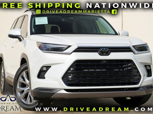 Used 2024 Toyota Grand Highlander FWD image 2