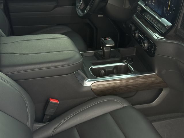 Used 2025 Chevrolet Silverado 1500 LT Trail Boss w/ Convenience Package II AWD/4WD image 18