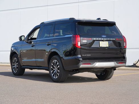 Used 2025 Ford Expedition Platinum AWD/4WD image 5
