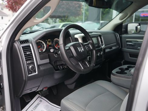 Used 2016 RAM 1500 Classic SLT AWD/4WD image 13