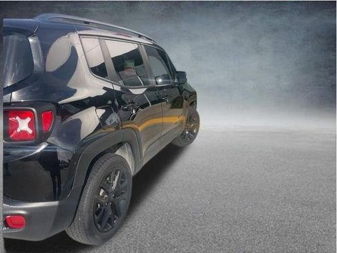 Used 2022 Jeep Renegade Altitude w/ Convenience Group AWD/4WD image 11