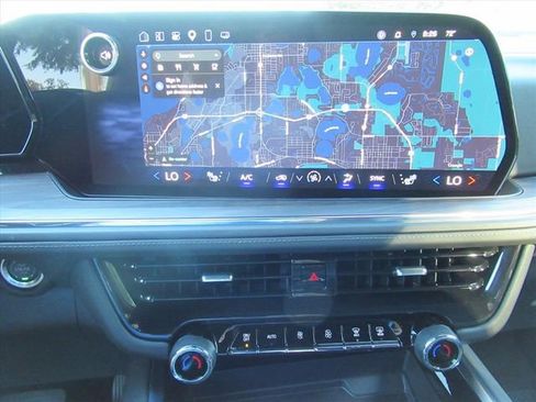 Used 2025 Chevrolet Tahoe Z71 AWD/4WD image 26