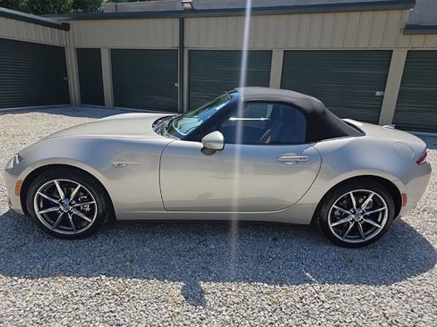 Certified 2022 MAZDA MX-5 Miata Grand Touring RWD image 3