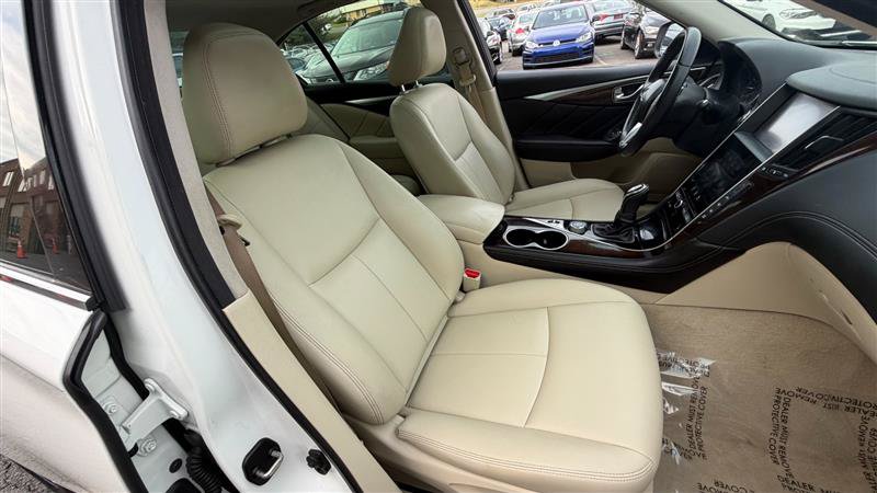 Used 2018 INFINITI Q50 Luxe w/ Essential Package (3.0T Luxe) RWD image 6