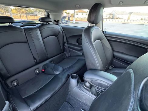 Used 2018 MINI Cooper 2-Door Hardtop image 11