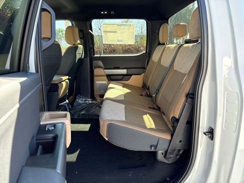 New 2026 Ford F250 XLT w/ XLT Premium Package AWD/4WD image 27