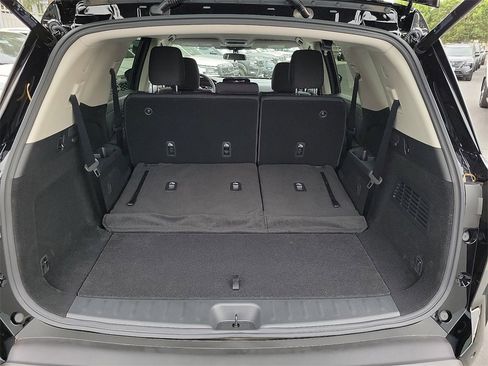 New 2025 Nissan Pathfinder SV image 13