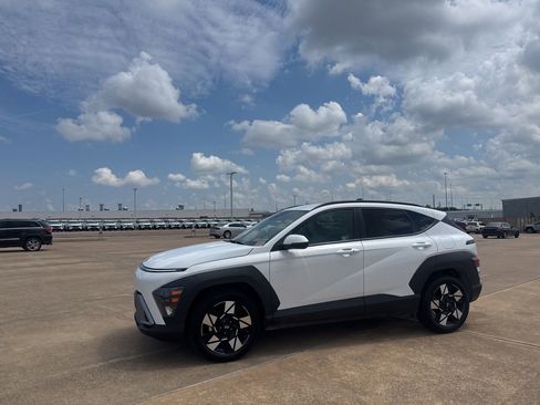Used 2025 Hyundai Kona SEL FWD image 10