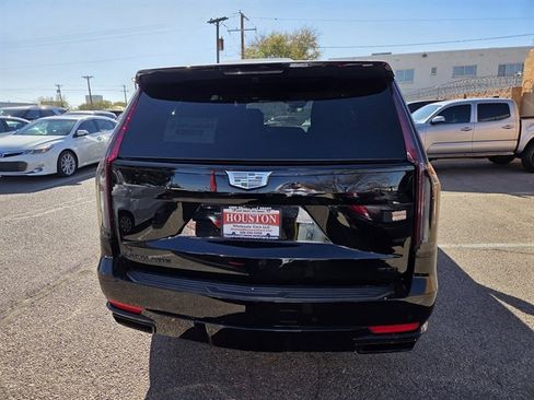 Used 2023 Cadillac Escalade Sport Platinum w/ LPO, ONYX Package image 4