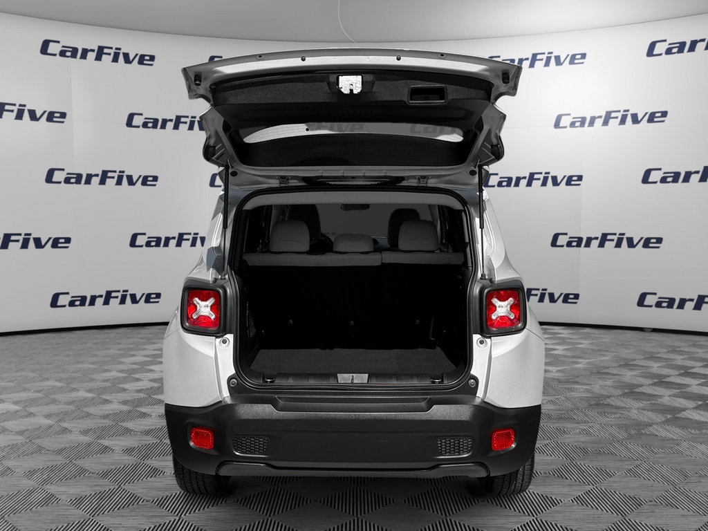 Used 2020 Jeep Renegade Latitude w/ Cold Weather Group AWD/4WD image 11