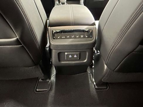 New 2026 Nissan Pathfinder SL image 10