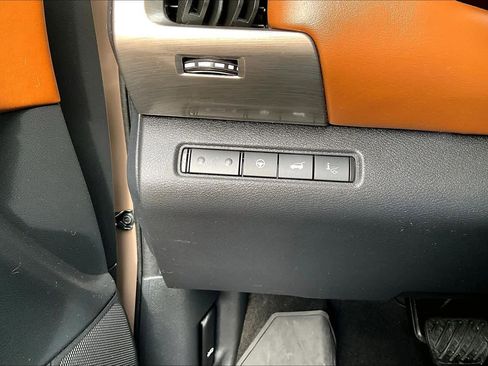 Used 2024 Nissan Pathfinder Platinum w/ Cargo Package image 32